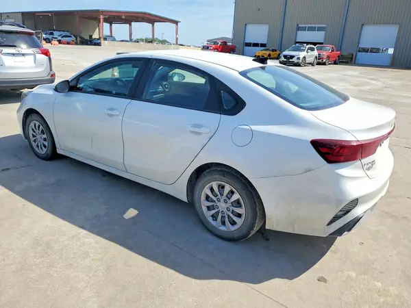 3KPF24ADXPE635497 2023 KIA FORTE - Image 2