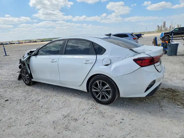 3KPF24ADXPE636326 2023 KIA FORTE - Image 2