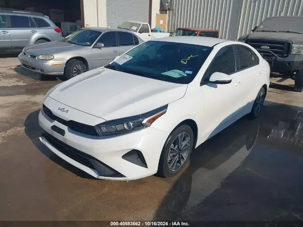 3KPF24ADXPE637119 2023 KIA FORTE - Image 2
