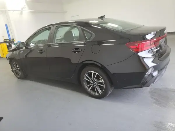 3KPF24ADXPE642434 2023 KIA FORTE - Image 2