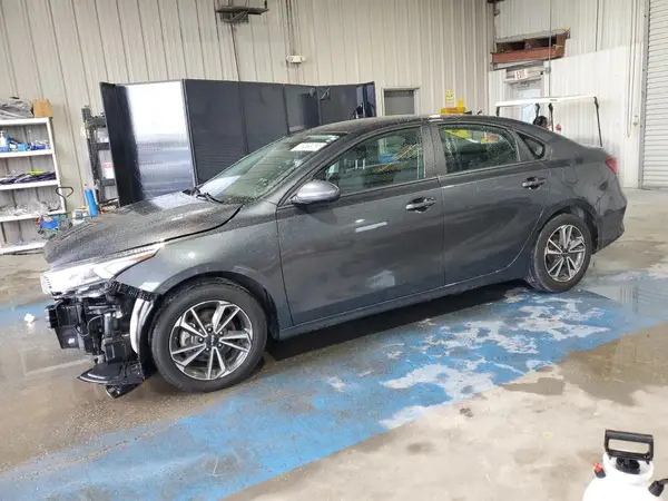 3KPF24ADXPE643342 2023 KIA FORTE - Image 1