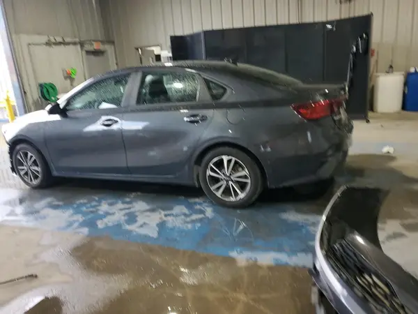 3KPF24ADXPE643342 2023 KIA FORTE - Image 2