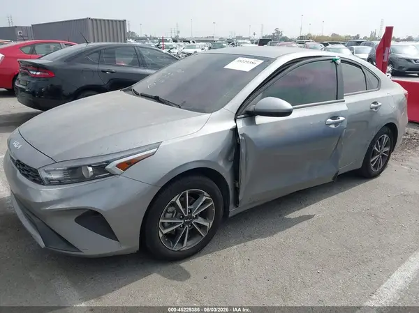 3KPF24ADXPE647200 2023 KIA FORTE - Image 2