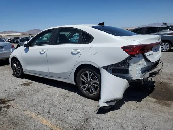 3KPF24ADXPE647293 2023 KIA FORTE - Image 2