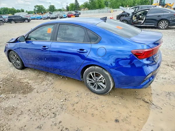 3KPF24ADXPE647987 2023 KIA FORTE - Image 2