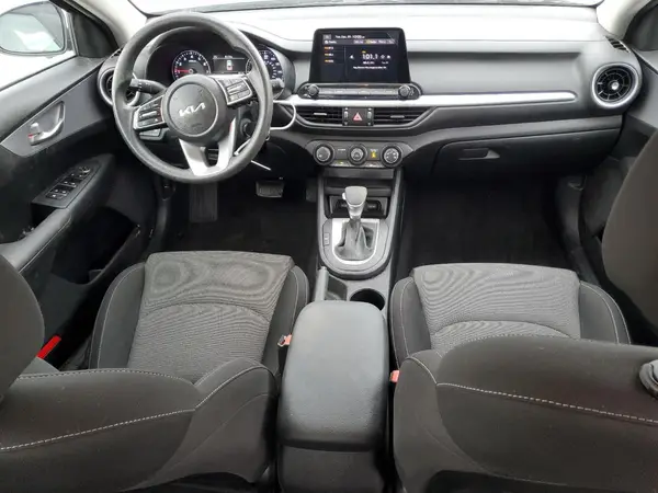 3KPF24ADXPE648069 2023 KIA FORTE - Image 8