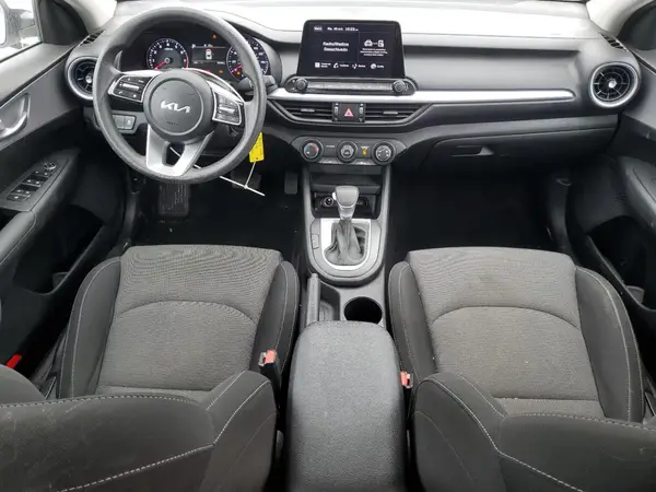 3KPF24ADXPE657287 2023 KIA FORTE - Image 8