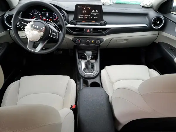 3KPF24ADXPE657872 2023 KIA FORTE - Image 8