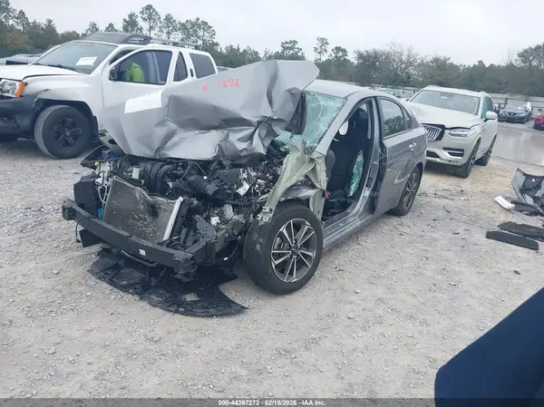 3KPF24ADXPE663882 2023 KIA FORTE - Image 2