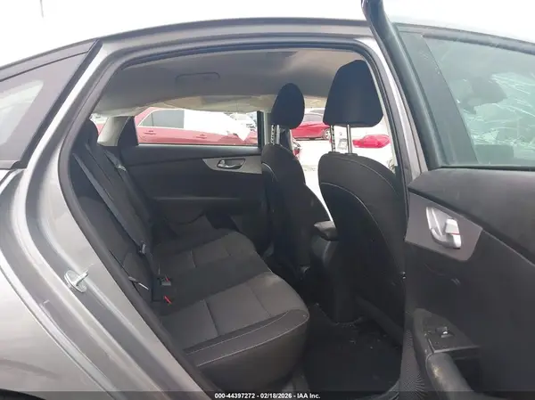 3KPF24ADXPE663882 2023 KIA FORTE - Image 8