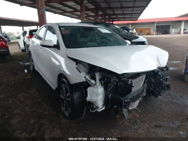 3KPF24ADXPE665728 2023 KIA FORTE - Image 1