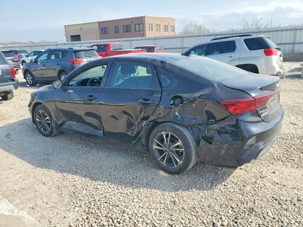 3KPF24ADXPE672940 2023 KIA FORTE - Image 2
