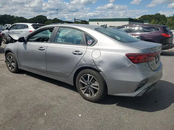 3KPF24ADXPE674087 2023 KIA FORTE - Image 2