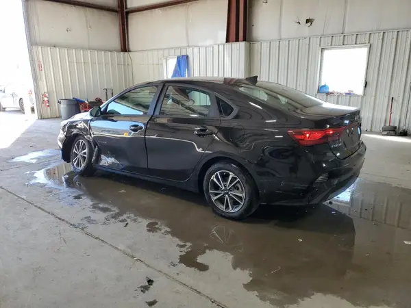 3KPF24ADXPE674638 2023 KIA FORTE - Image 2