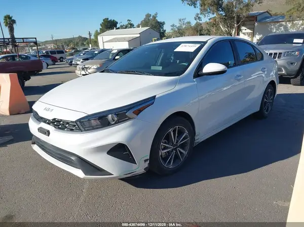 3KPF24ADXPE675014 2023 KIA FORTE - Image 2