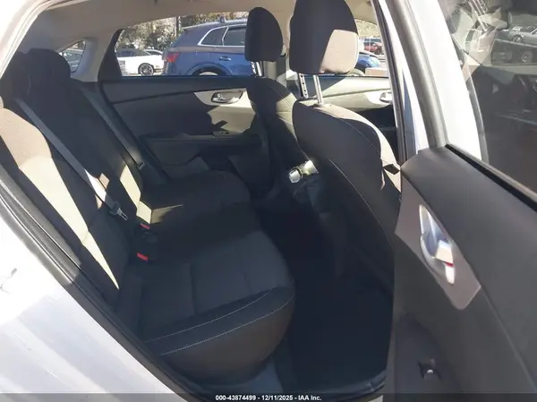 3KPF24ADXPE675014 2023 KIA FORTE - Image 8