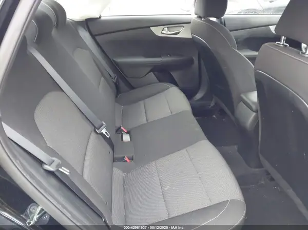 3KPF24ADXPE678172 2023 KIA FORTE - Image 8