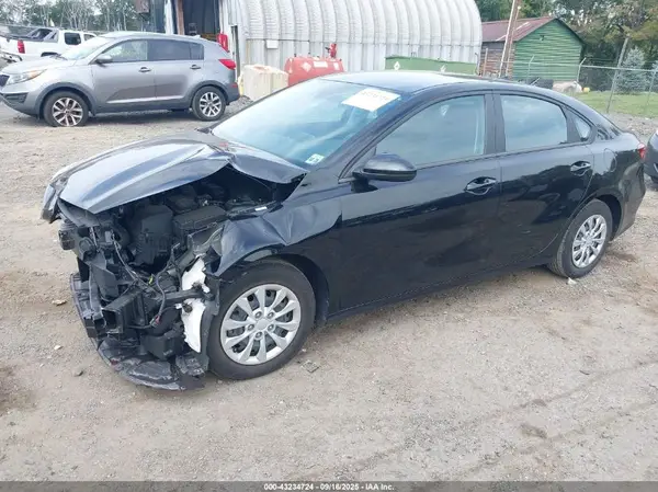 3KPF24ADXPE678267 2023 KIA FORTE - Image 2
