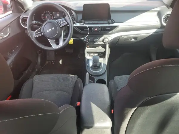 3KPF24ADXPE678592 2023 KIA FORTE - Image 8