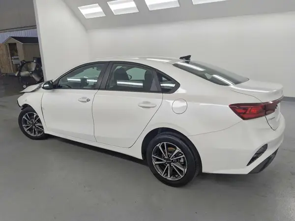 3KPF24ADXPE682691 2023 KIA FORTE - Image 2