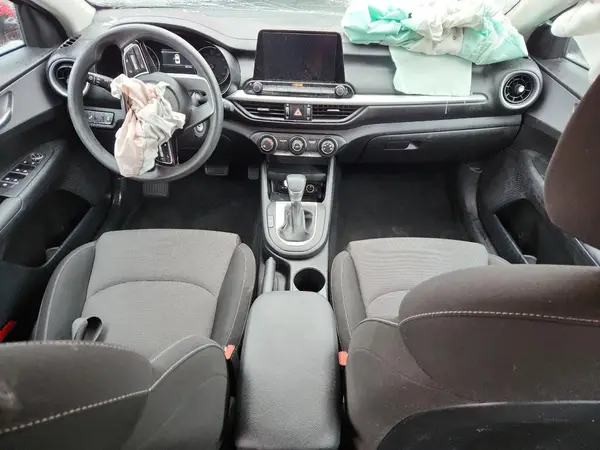3KPF24ADXPE683209 2023 KIA FORTE - Image 8