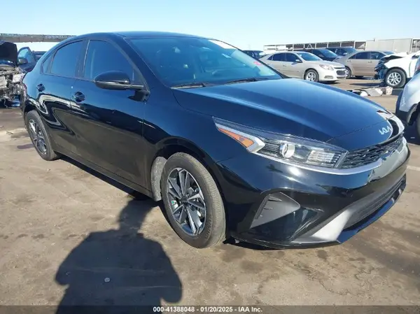 3KPF24ADXPE683226 2023 KIA FORTE - Image 1