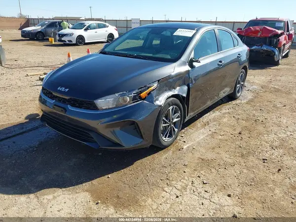 3KPF24ADXPE685056 2023 KIA FORTE - Image 2