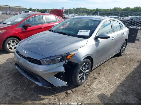 3KPF24ADXPE685901 2023 KIA FORTE - Image 2