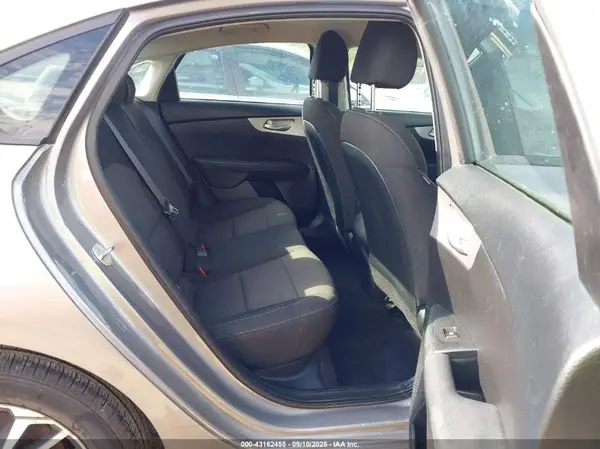 3KPF24ADXPE685901 2023 KIA FORTE - Image 8