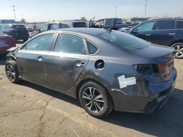 3KPF24ADXPE688121 2023 KIA FORTE - Image 2