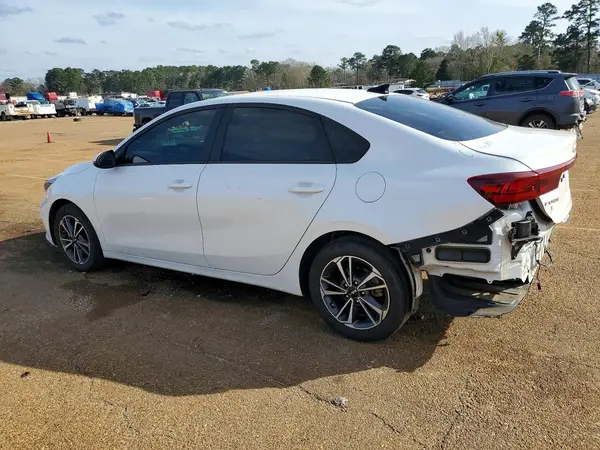 3KPF24ADXPE688488 2023 KIA FORTE - Image 2