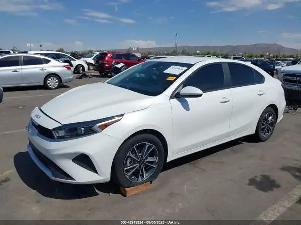 3KPF24ADXPE690726 2023 KIA FORTE - Image 2