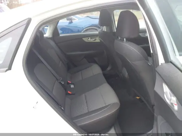 3KPF24ADXRE688994 2024 KIA FORTE - Image 8