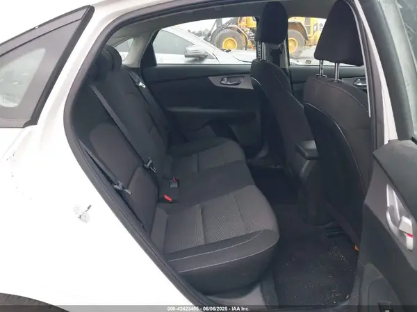 3KPF24ADXRE690566 2024 KIA FORTE - Image 8