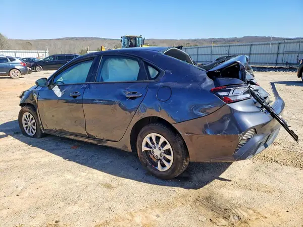 3KPF24ADXRE694486 2024 KIA FORTE - Image 2