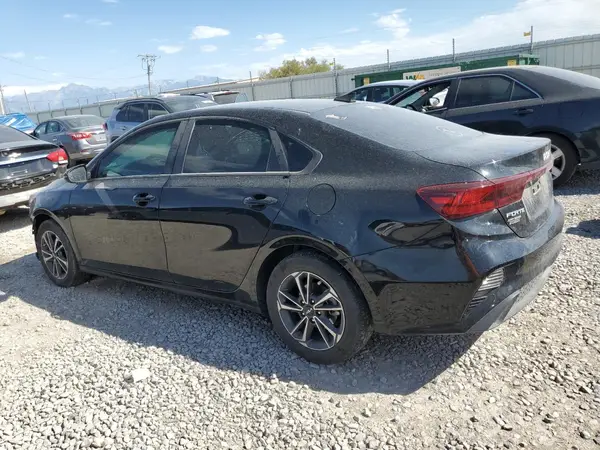 3KPF24ADXRE695945 2024 KIA FORTE - Image 2