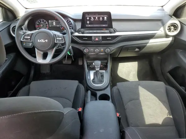 3KPF24ADXRE695945 2024 KIA FORTE - Image 8