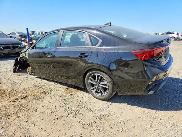 3KPF24ADXRE696061 2024 KIA FORTE - Image 2