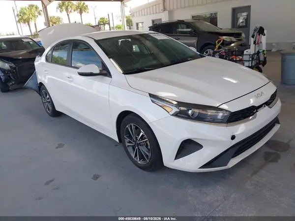 3KPF24ADXRE696304 2024 KIA FORTE - Image 1