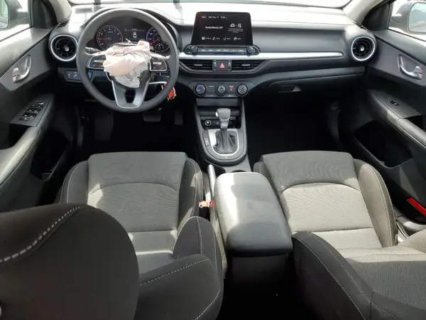 3KPF24ADXRE696447 2024 KIA FORTE - Image 8