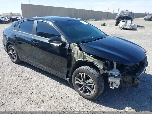 3KPF24ADXRE697775 2024 KIA FORTE - Image 1