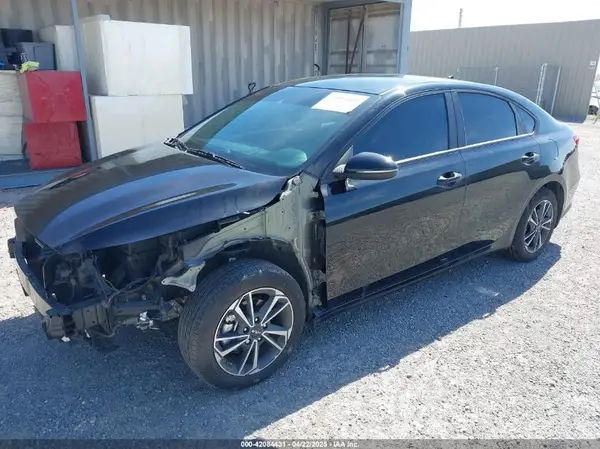 3KPF24ADXRE697775 2024 KIA FORTE - Image 2