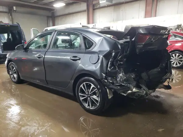 3KPF24ADXRE698375 2024 KIA FORTE - Image 2