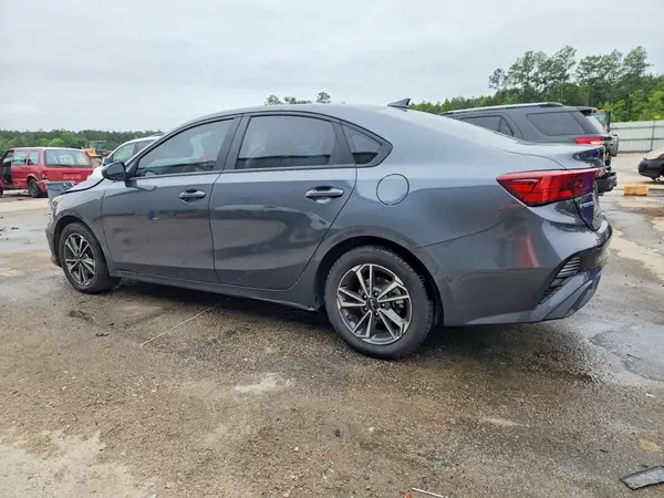 3KPF24ADXRE698909 2024 KIA FORTE - Image 2