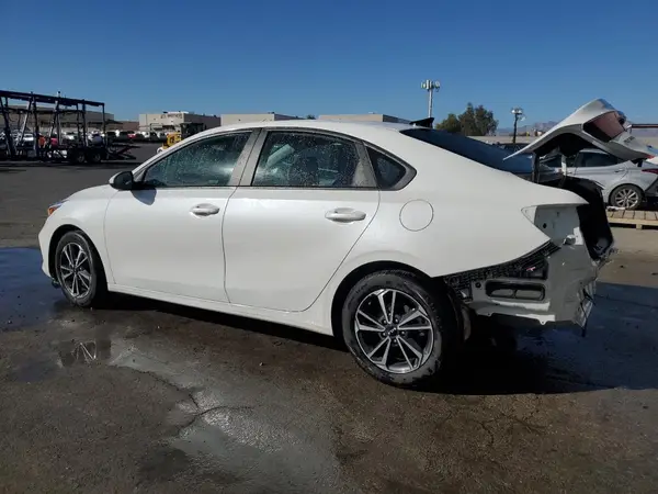 3KPF24ADXRE700531 2024 KIA FORTE - Image 2