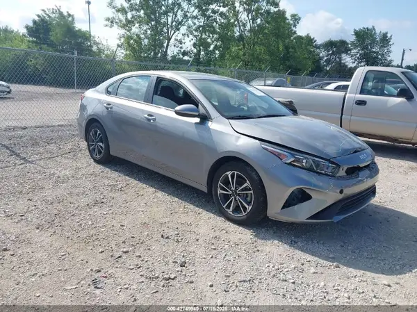 3KPF24ADXRE701985 2024 KIA FORTE - Image 1