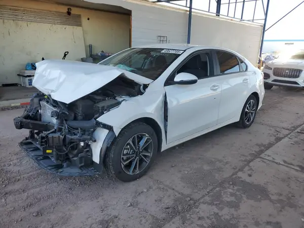 3KPF24ADXRE702375 2024 KIA FORTE - Image 1