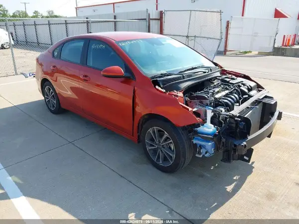 3KPF24ADXRE702859 2024 KIA FORTE - Image 1