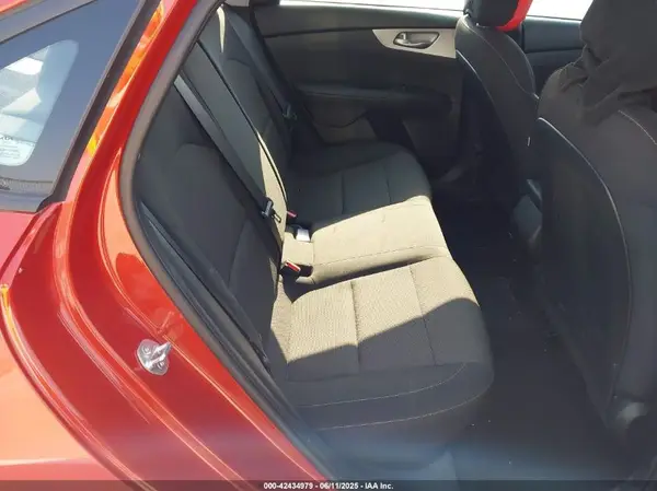 3KPF24ADXRE702859 2024 KIA FORTE - Image 8