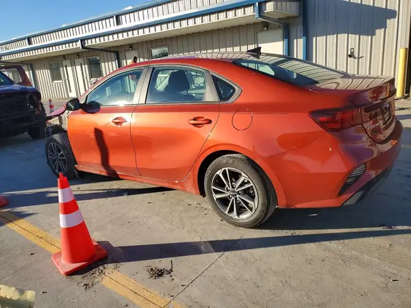3KPF24ADXRE703526 2024 KIA FORTE - Image 2